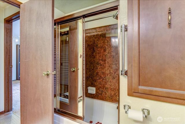 22905 35th Avenue SE, Bothell, WA 98021