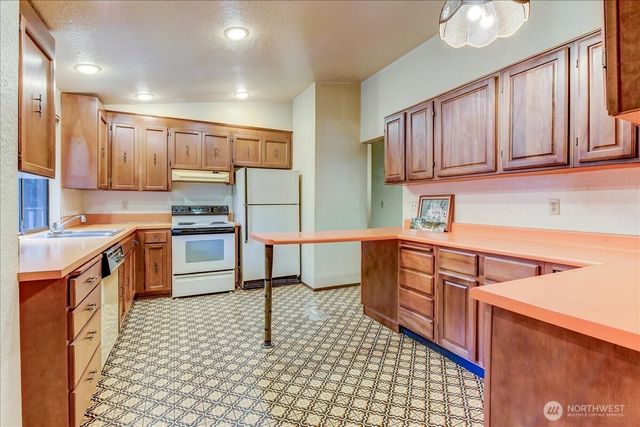 22905 35th Avenue SE, Bothell, WA 98021