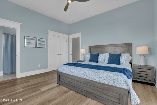 825 S Topsail Drive, Surf City, NC 28445