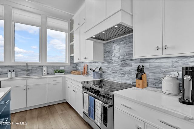 825 S Topsail Drive, Surf City, NC 28445