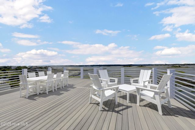 825 S Topsail Drive, Surf City, NC 28445