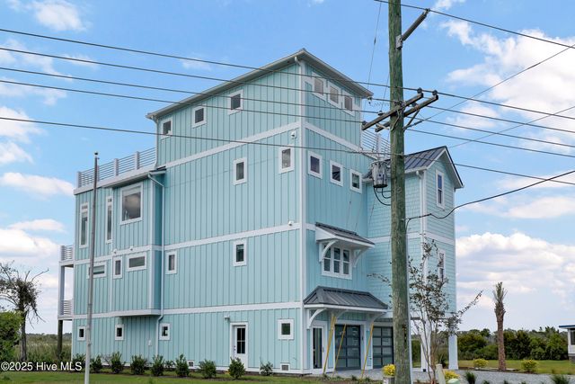 825 S Topsail Drive, Surf City, NC 28445