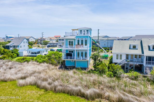 825 S Topsail Drive, Surf City, NC 28445