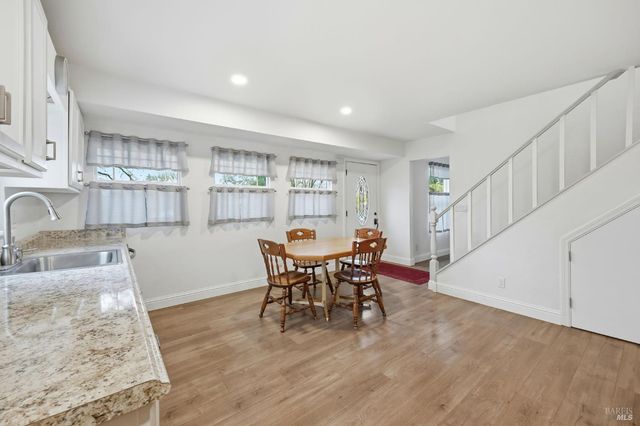203 Cockrobin Ave, Windsor, CA 95492