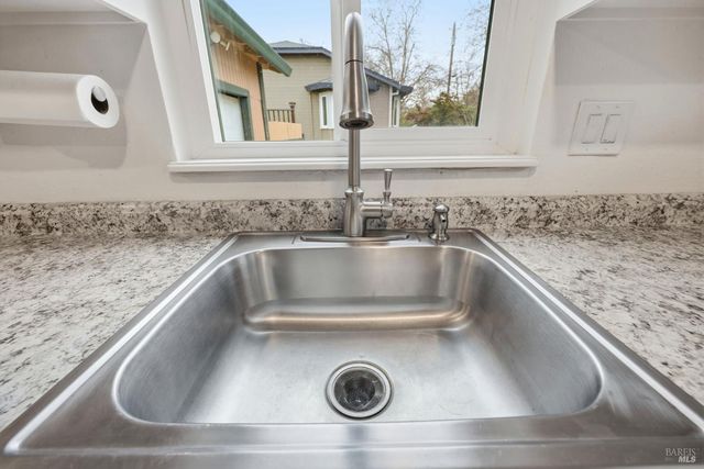 203 Cockrobin Ave, Windsor, CA 95492