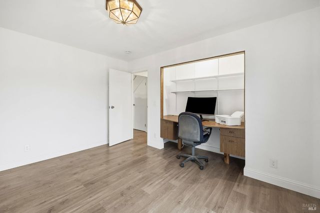 203 Cockrobin Ave, Windsor, CA 95492