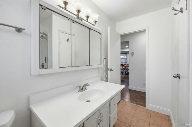 203 Cockrobin Ave, Windsor, CA 95492