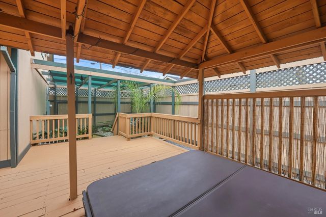 203 Cockrobin Ave, Windsor, CA 95492