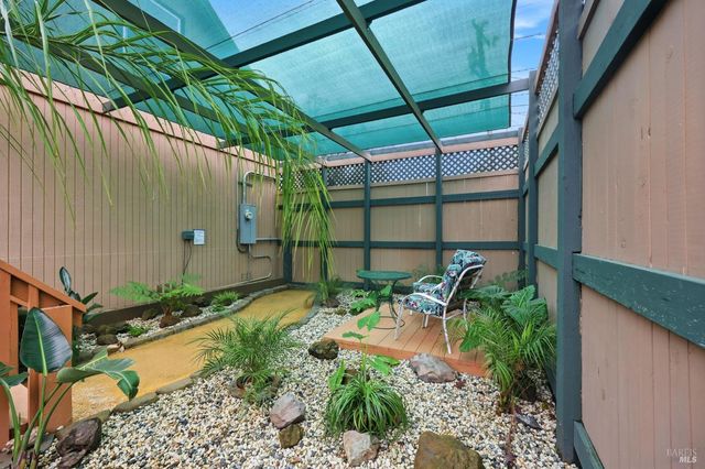 203 Cockrobin Ave, Windsor, CA 95492