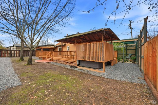 203 Cockrobin Ave, Windsor, CA 95492