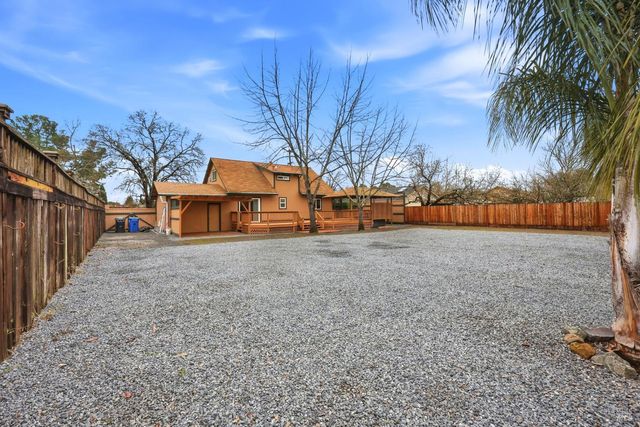 203 Cockrobin Ave, Windsor, CA 95492