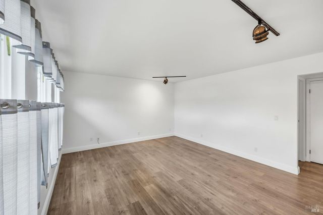 203 Cockrobin Ave, Windsor, CA 95492