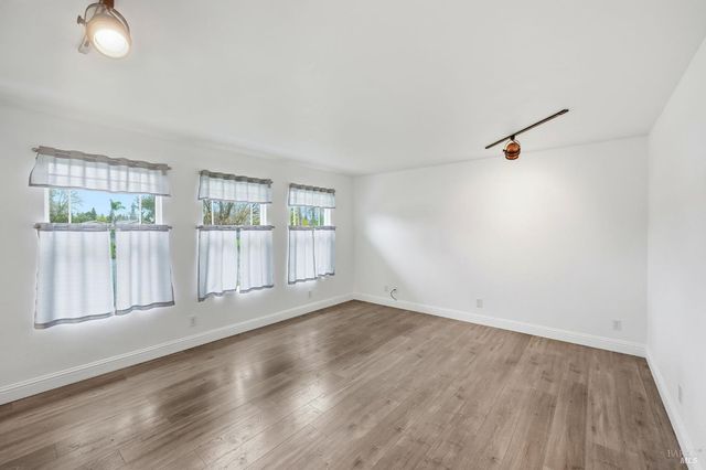 203 Cockrobin Ave, Windsor, CA 95492