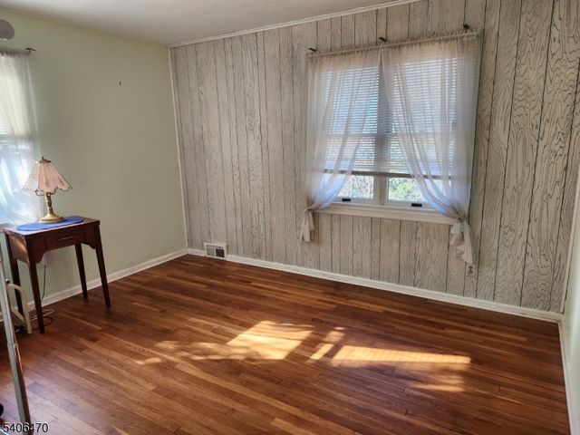 211 Denver Rd, Paramus Boro, NJ 07652