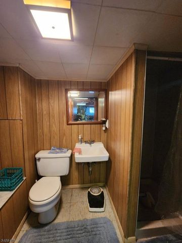 211 Denver Rd, Paramus Boro, NJ 07652