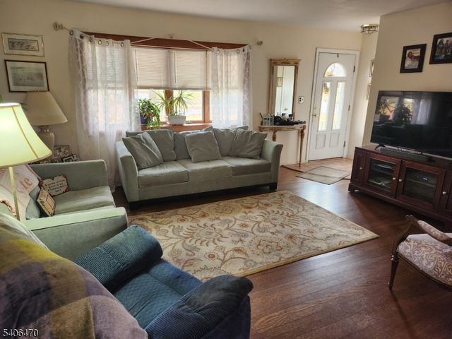 211 Denver Rd, Paramus Boro, NJ 07652