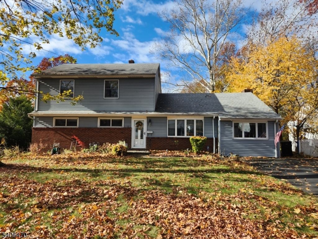 211 Denver Rd, Paramus Boro, NJ 07652