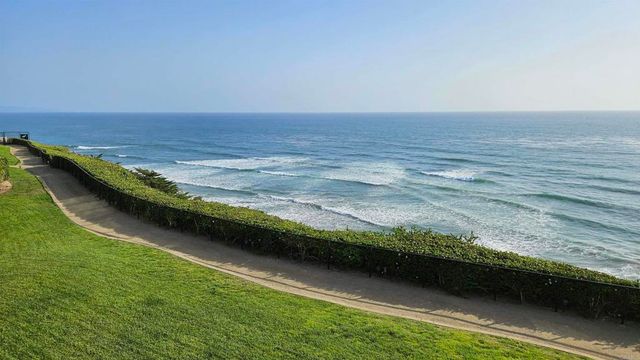 375 W I Street, Encinitas, CA 92024