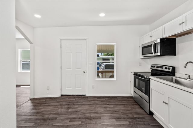 104 E 15th Street, Des Moines, IA 50316