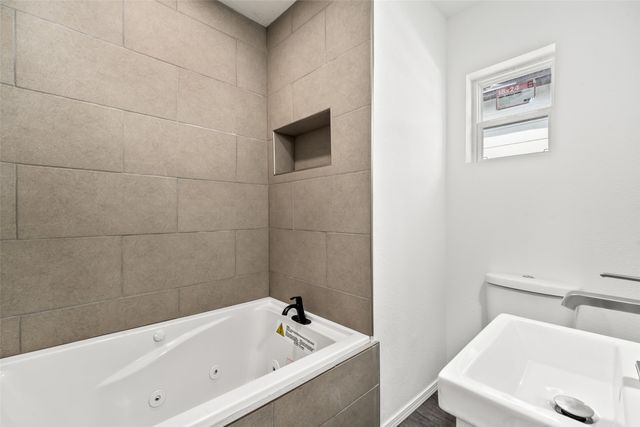 104 E 15th Street, Des Moines, IA 50316