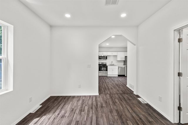 104 E 15th Street, Des Moines, IA 50316