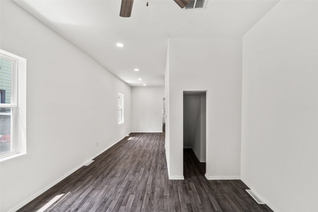 104 E 15th Street, Des Moines, IA 50316