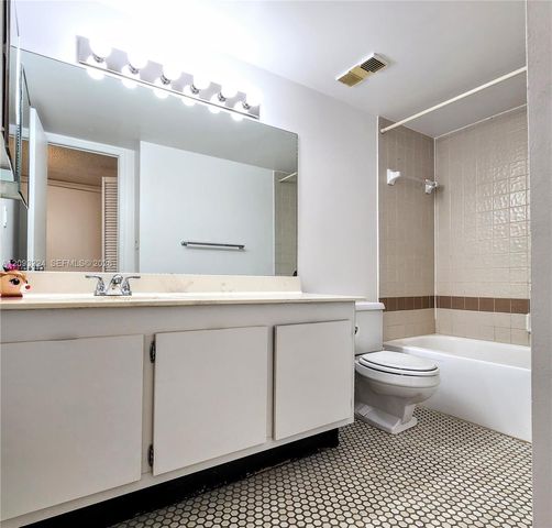 18151 NE 31st Court 805, Aventura, FL 33160