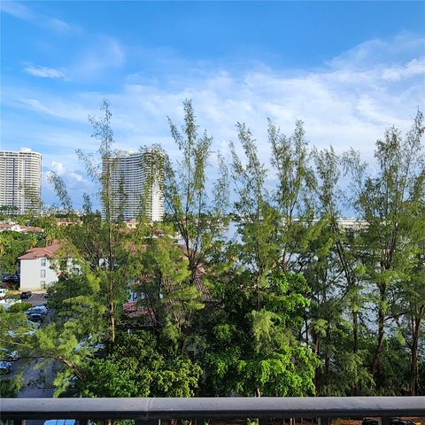 18151 NE 31st Court 805, Aventura, FL 33160