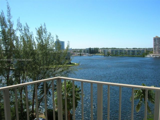 18151 NE 31st Court 805, Aventura, FL 33160