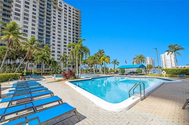 18151 NE 31st Court 805, Aventura, FL 33160