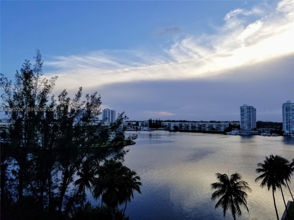 18151 NE 31st Court 805, Aventura, FL 33160