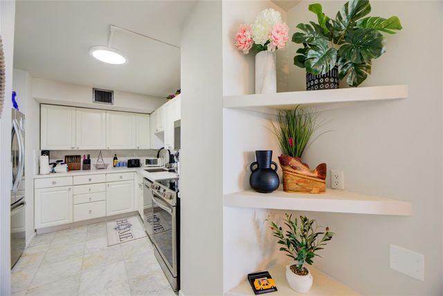 1 Las Olas Circle 1117, Fort Lauderdale, FL 33316