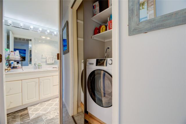 1 Las Olas Circle 1117, Fort Lauderdale, FL 33316