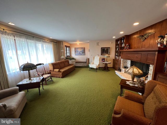 540 LYMAN AVE, Womelsdorf, PA 19567