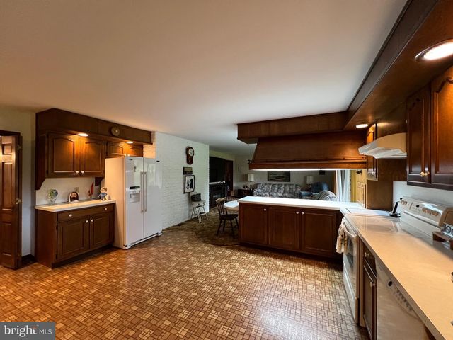540 LYMAN AVE, Womelsdorf, PA 19567
