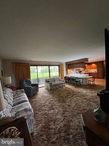 540 LYMAN AVE, Womelsdorf, PA 19567