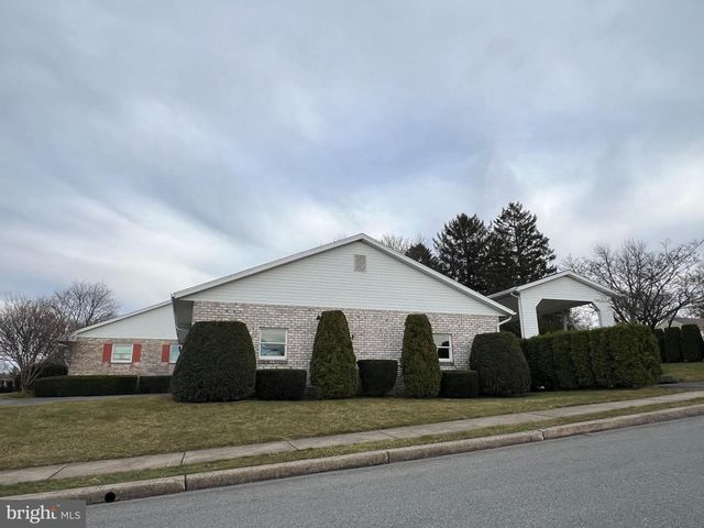 540 LYMAN AVE, Womelsdorf, PA 19567