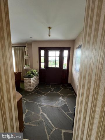 540 LYMAN AVE, Womelsdorf, PA 19567