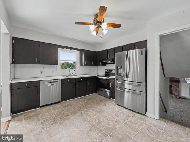 439 VALLEY RD, York, PA 17407