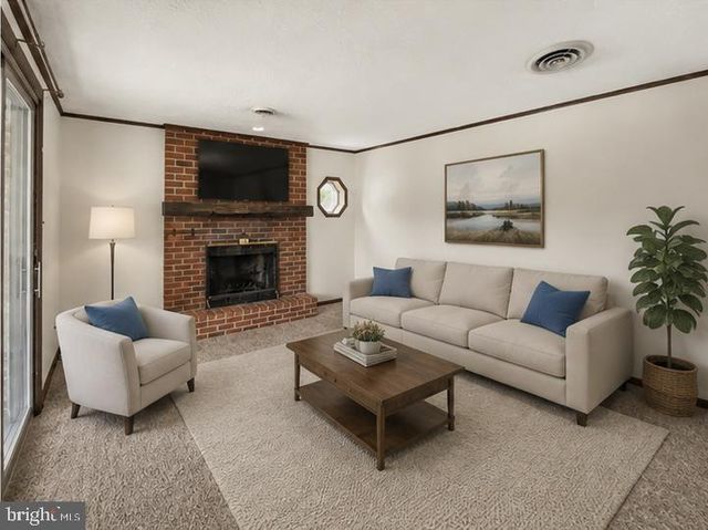 439 VALLEY RD, York, PA 17407