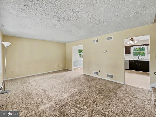 439 VALLEY RD, York, PA 17407