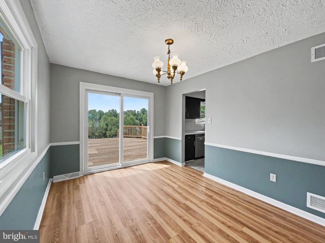 439 VALLEY RD, York, PA 17407