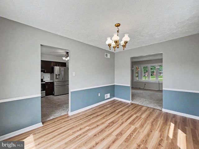 439 VALLEY RD, York, PA 17407