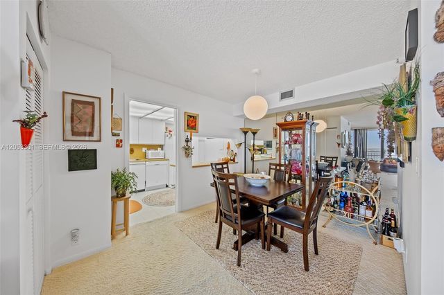4000 Towerside Ter 1210, Miami, FL 33138