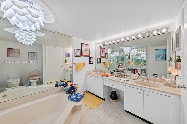 4000 Towerside Ter 1210, Miami, FL 33138