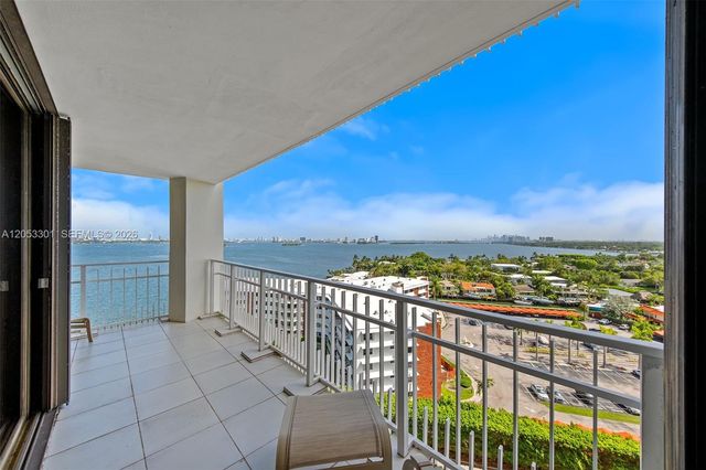 4000 Towerside Ter 1210, Miami, FL 33138