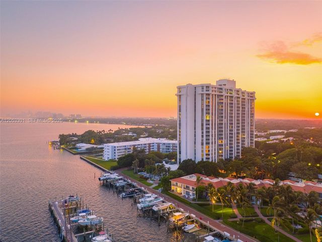 4000 Towerside Ter 1210, Miami, FL 33138