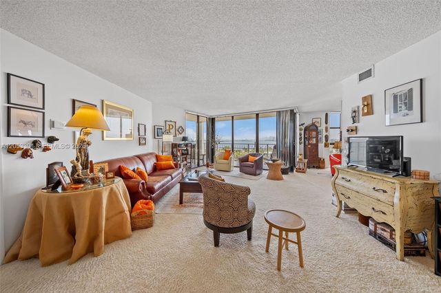 4000 Towerside Ter 1210, Miami, FL 33138