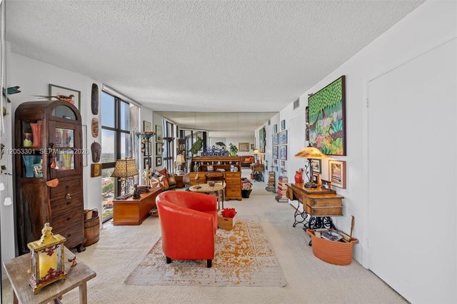 4000 Towerside Ter 1210, Miami, FL 33138