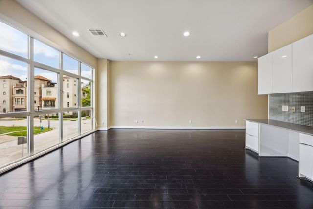 207 Pierce Street 205, Houston, TX 77002